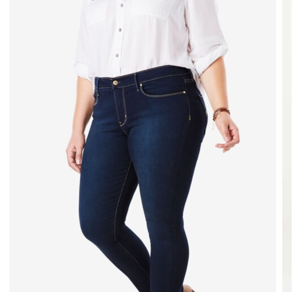 Size 16W - Levi Strauss Signature Gold Mid-Rise Skinny, NWOT